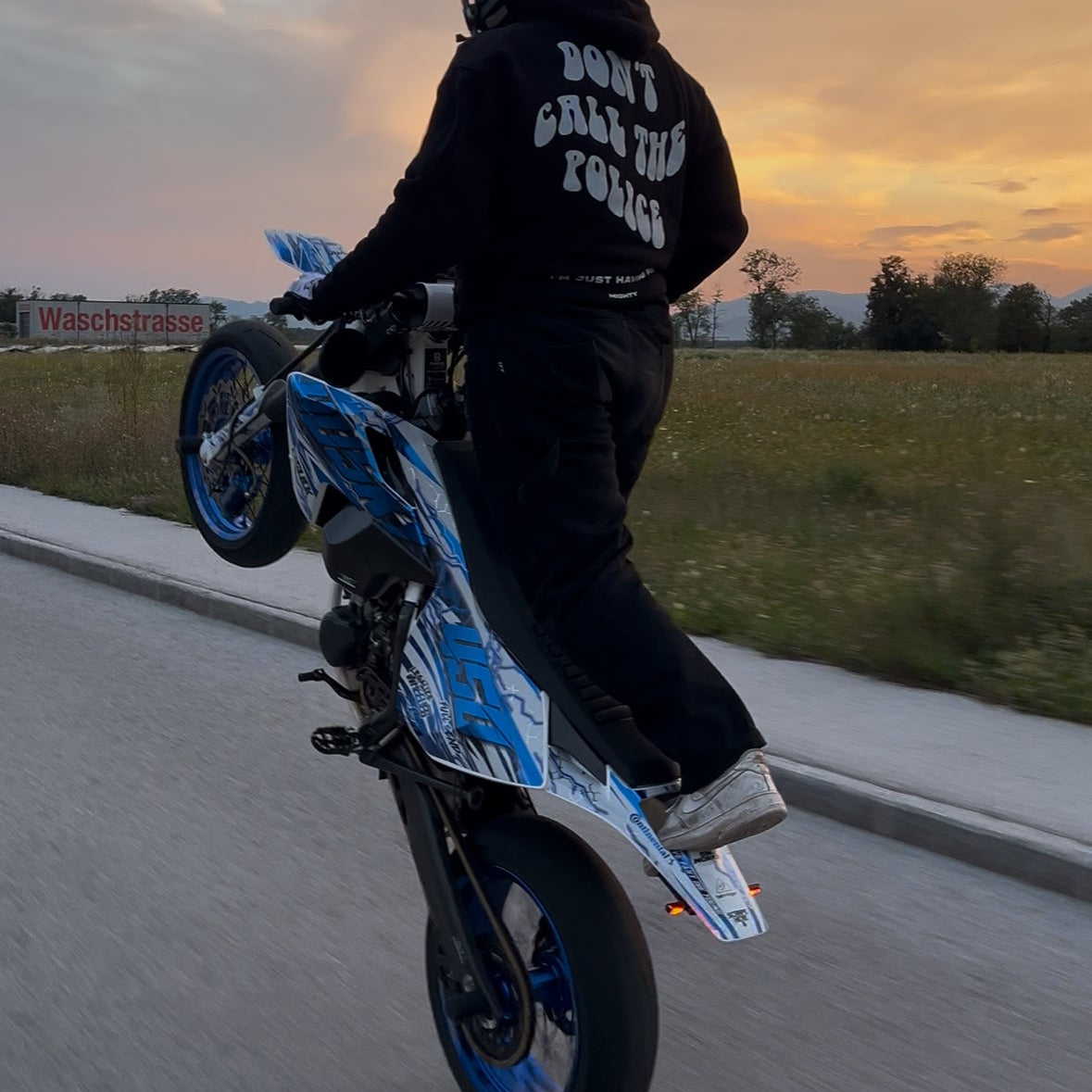 Husqvarna Stuntframe Wheelie mit Skull Racing Stuntframe